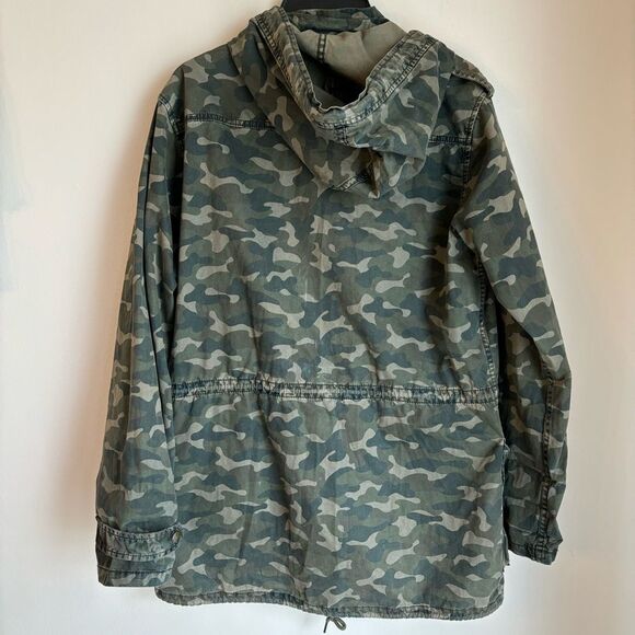 Talula Aritizia Cargo Military Trooper hooded Camo Women’s Jacket size Medium! - Picture 3 of 12